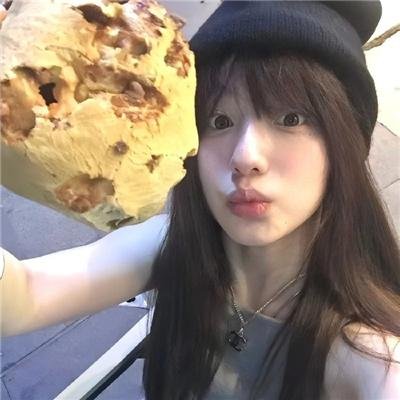 在拥挤的房间拥抱